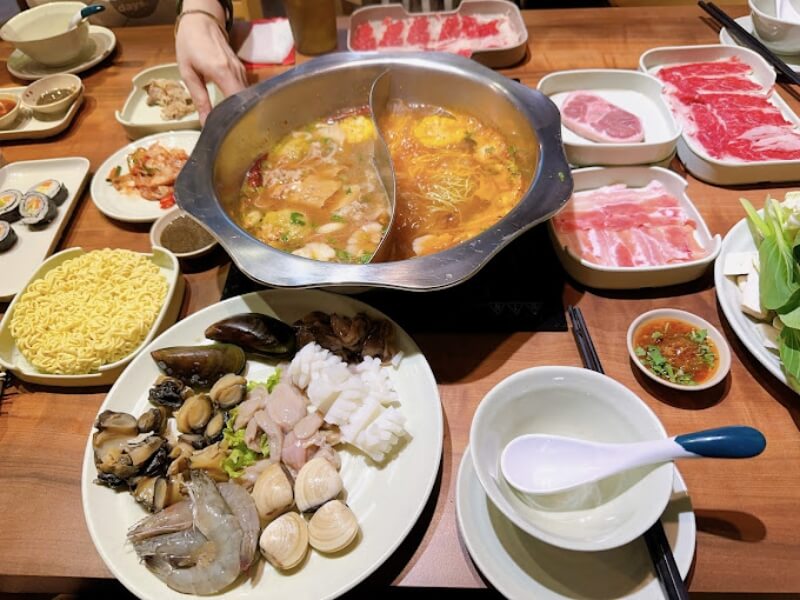 Rakuen Hotpot